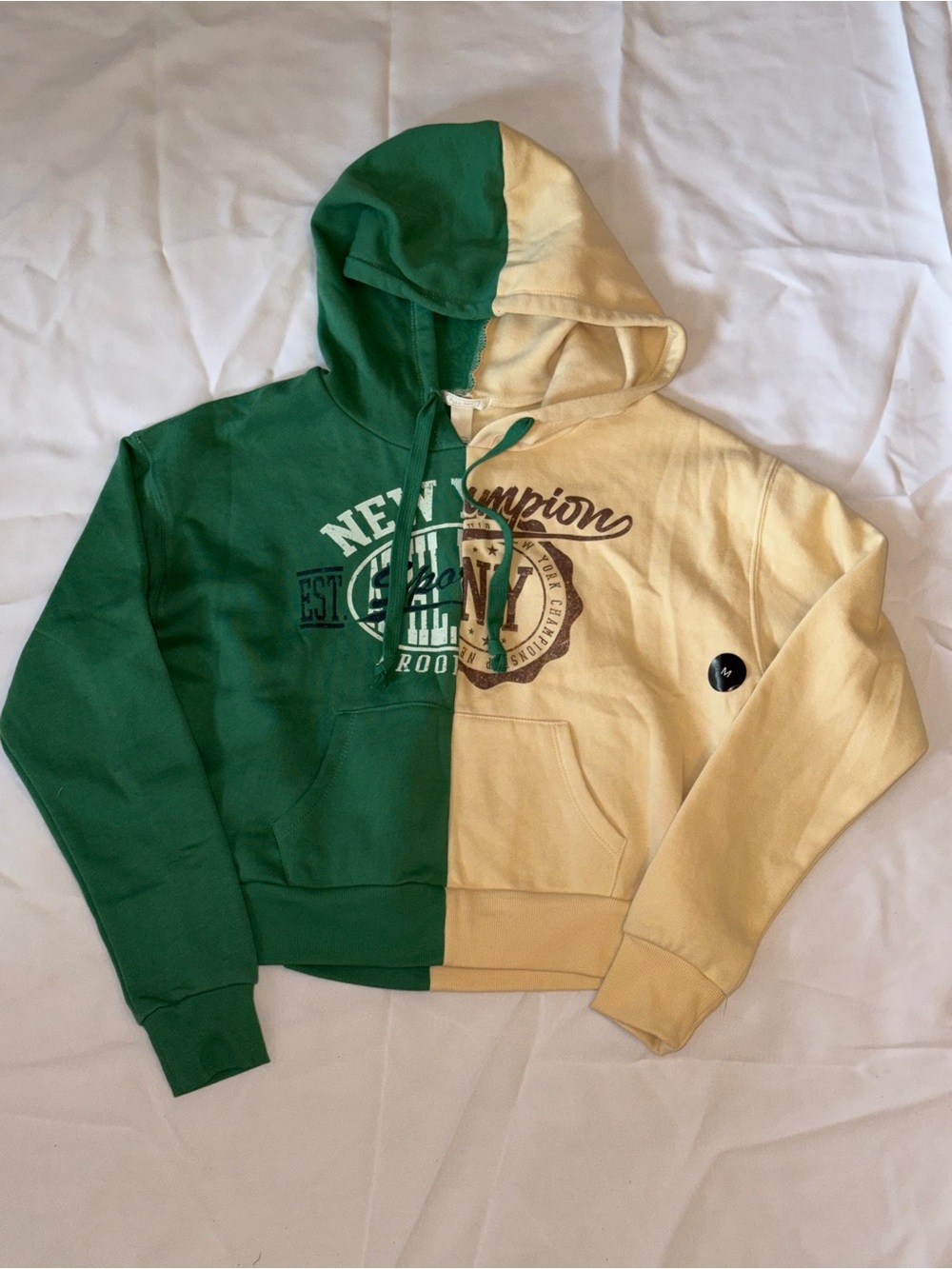 Full Tilt Tilly's Green Cream Split Colorblock New York Graphic Crop Hoodie M